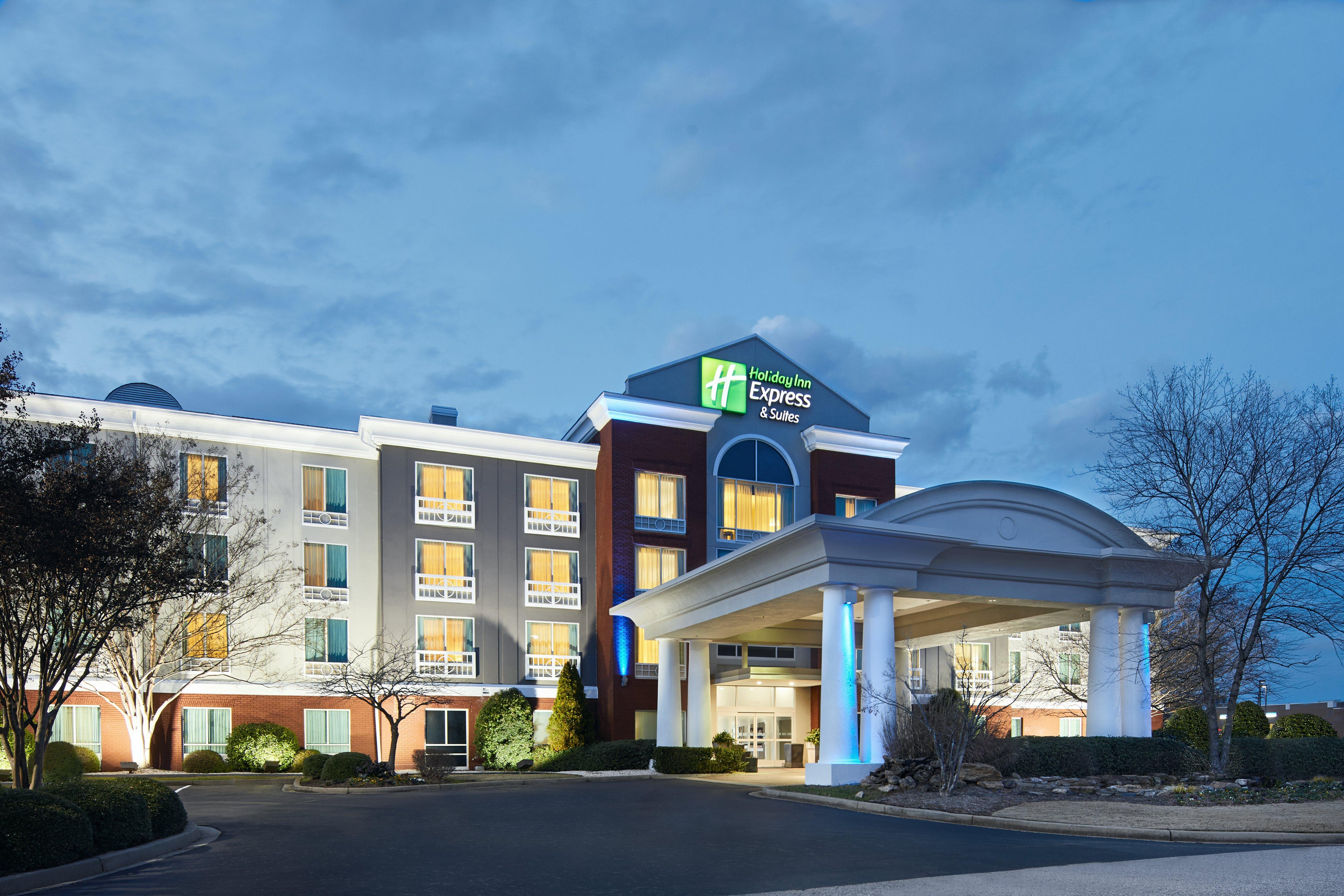 Holiday Inn Express & Suites I-26 & Us 29 At Westgate Mall By Ihg Spartanburg Exterior photo