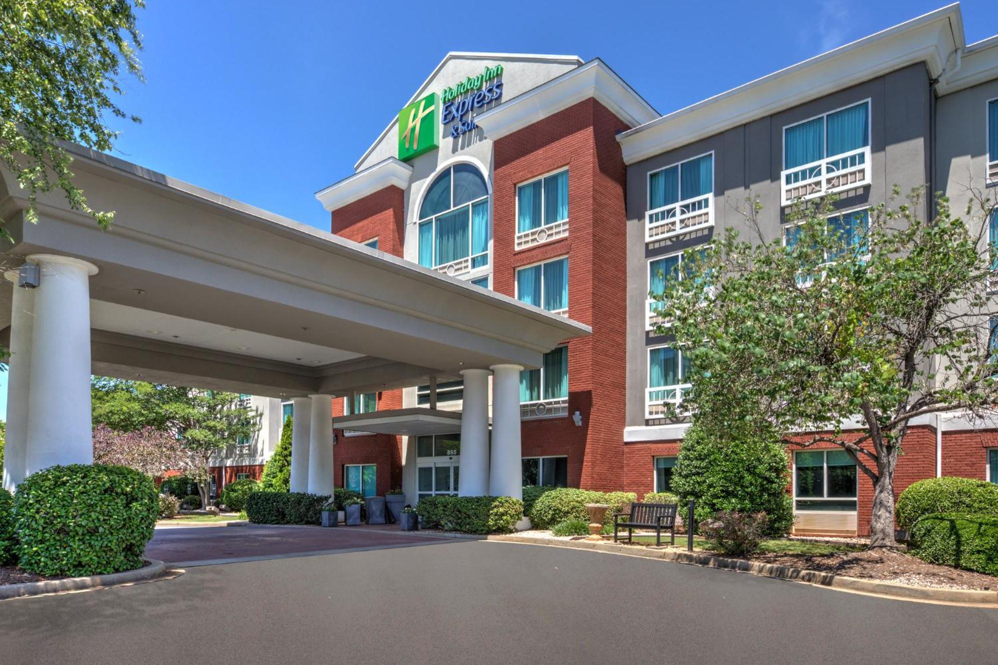 Holiday Inn Express & Suites I-26 & Us 29 At Westgate Mall By Ihg Spartanburg Exterior photo